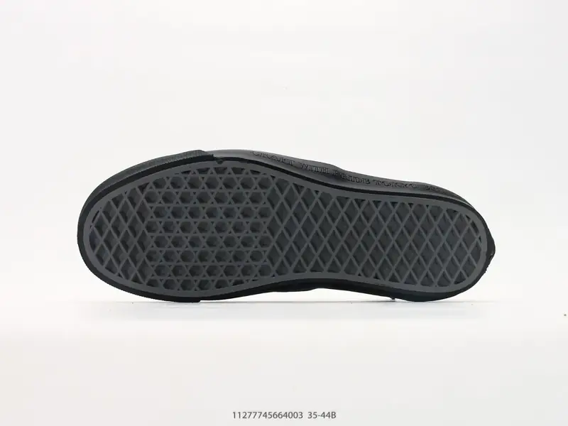 Vans Sportschuhe Klassisch Kollaboration Niedrig VN000XVJBLA #11277745664003
