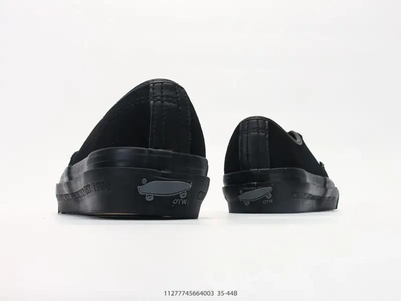 Vans Sportschuhe Klassisch Kollaboration Niedrig VN000XVJBLA #11277745664003